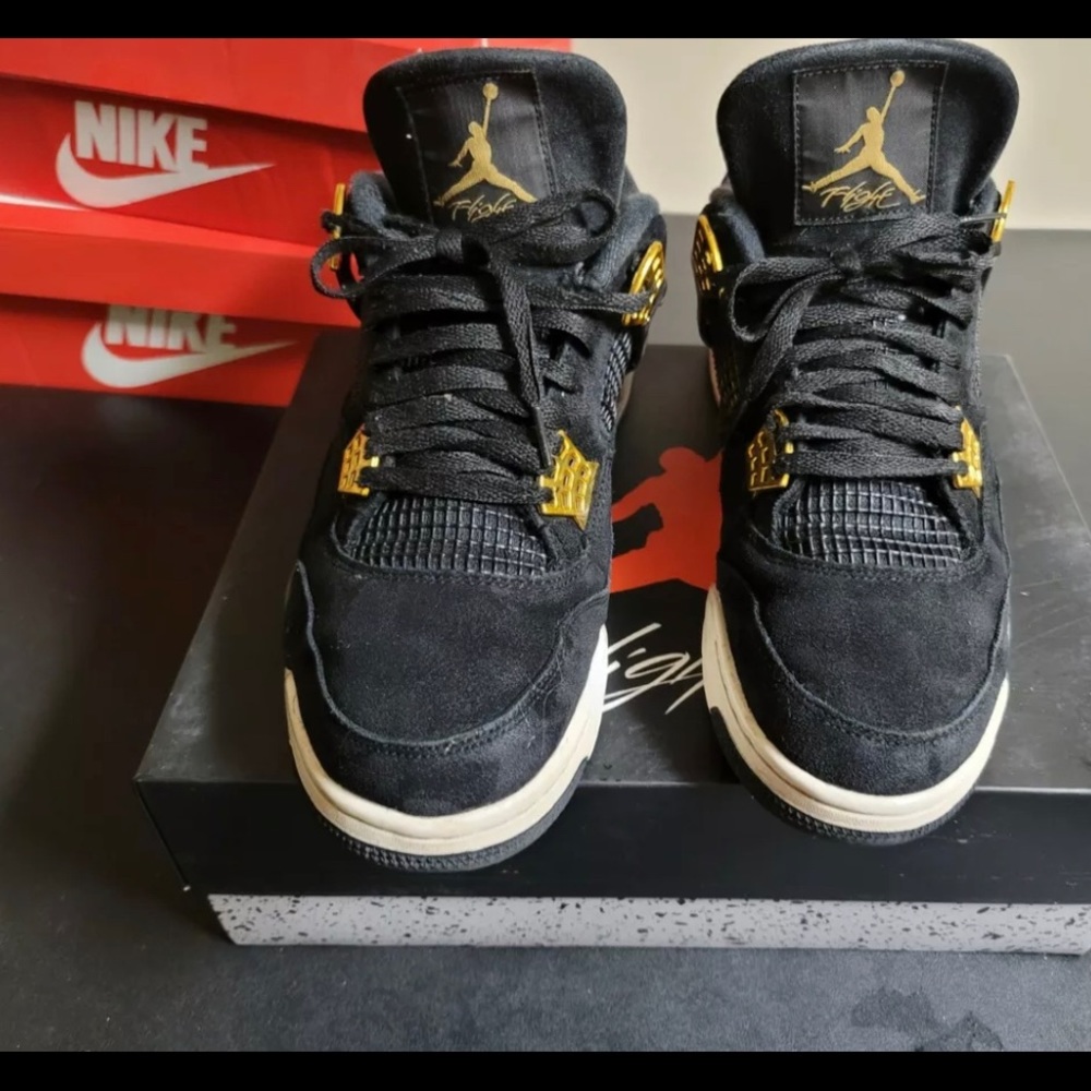Jordan 4 royalty size 11
